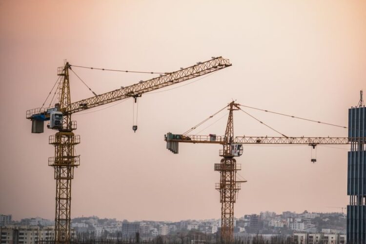 Mobile Crane Operational Safety: A Checklist for Site Managers
