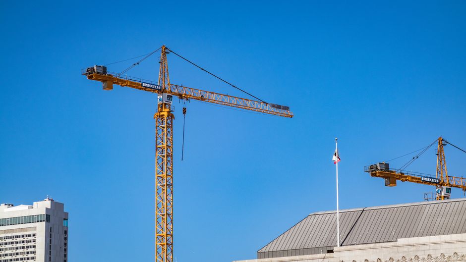 How to Balance a Tower Crane Jib During Assembly