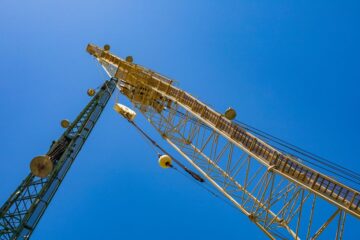 Understanding the Impact of Dynamic Loading on Crane Masts